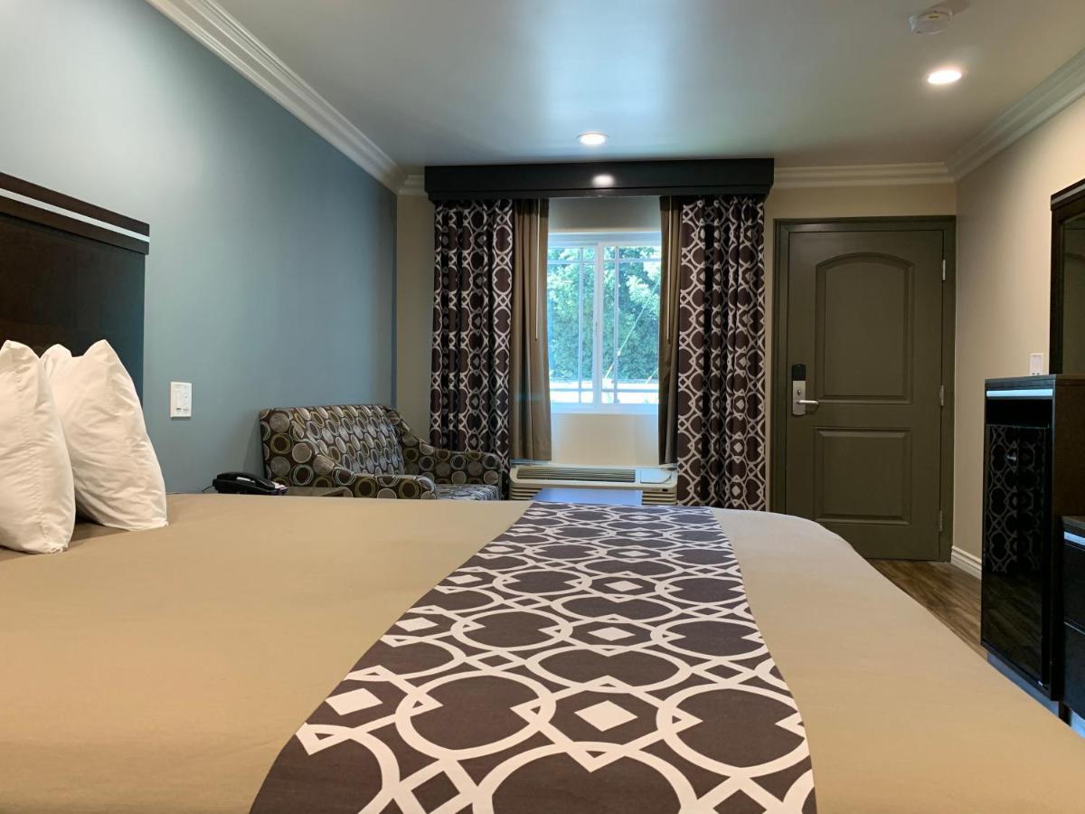 Walnut Inn & Suites West Covina Luaran gambar