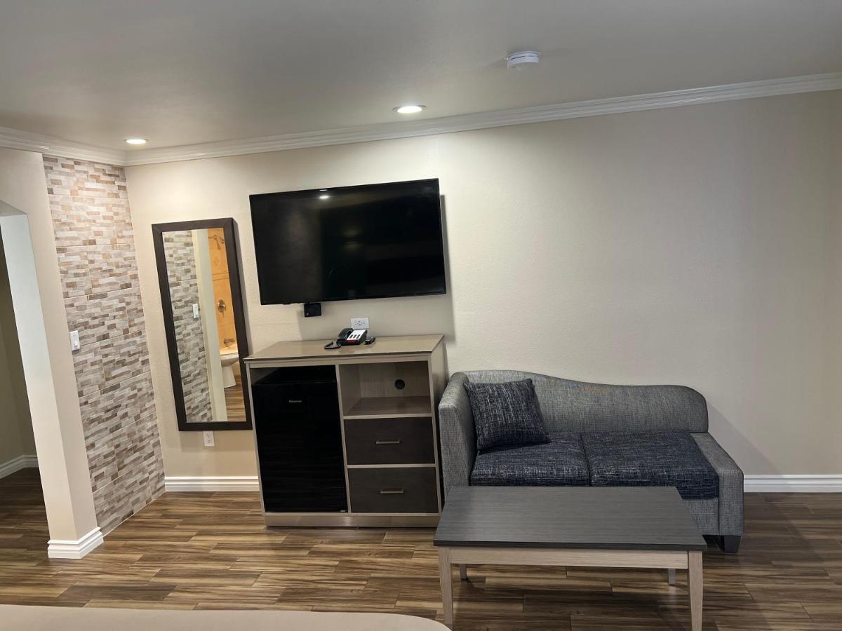 Walnut Inn & Suites West Covina Luaran gambar