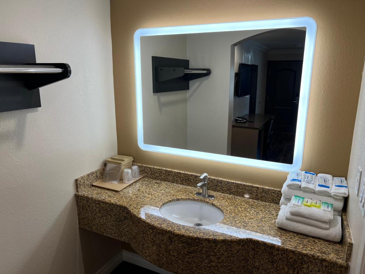 Walnut Inn & Suites West Covina Luaran gambar