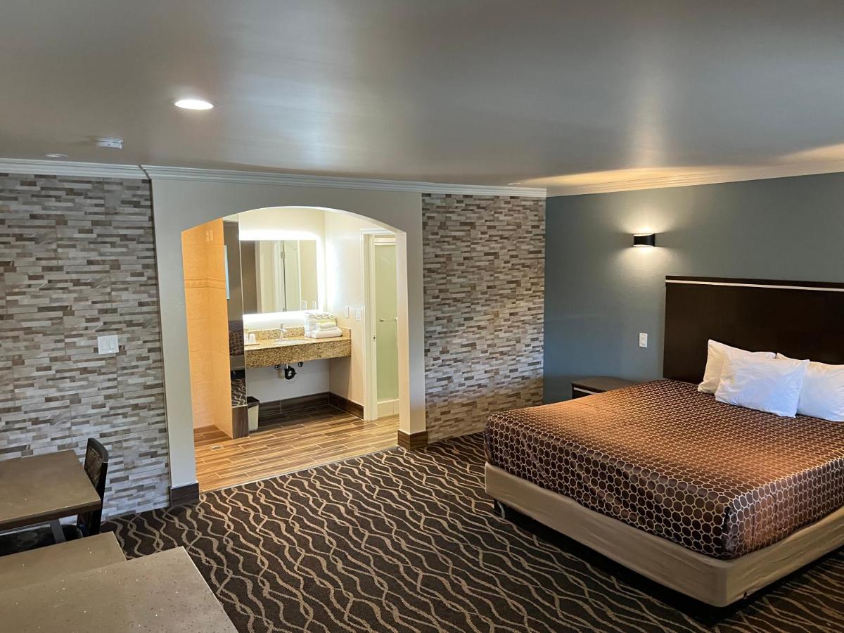 Walnut Inn & Suites West Covina Luaran gambar