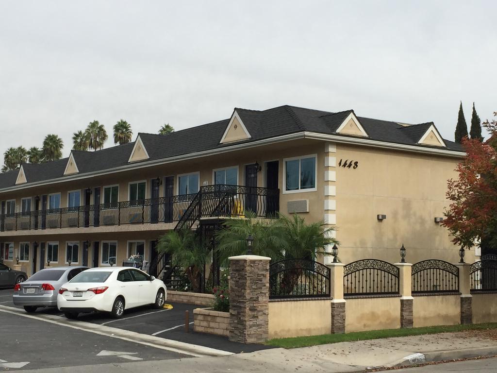 Walnut Inn & Suites West Covina Luaran gambar