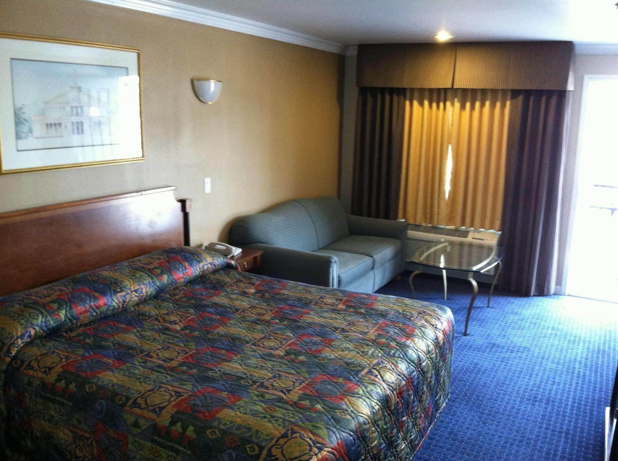 Walnut Inn & Suites West Covina Luaran gambar