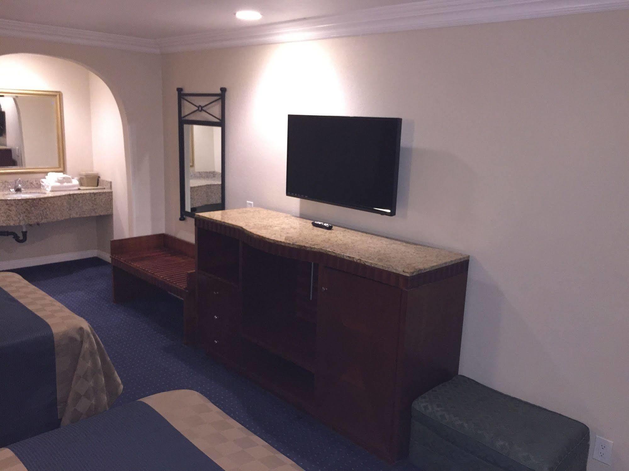 Walnut Inn & Suites West Covina Luaran gambar