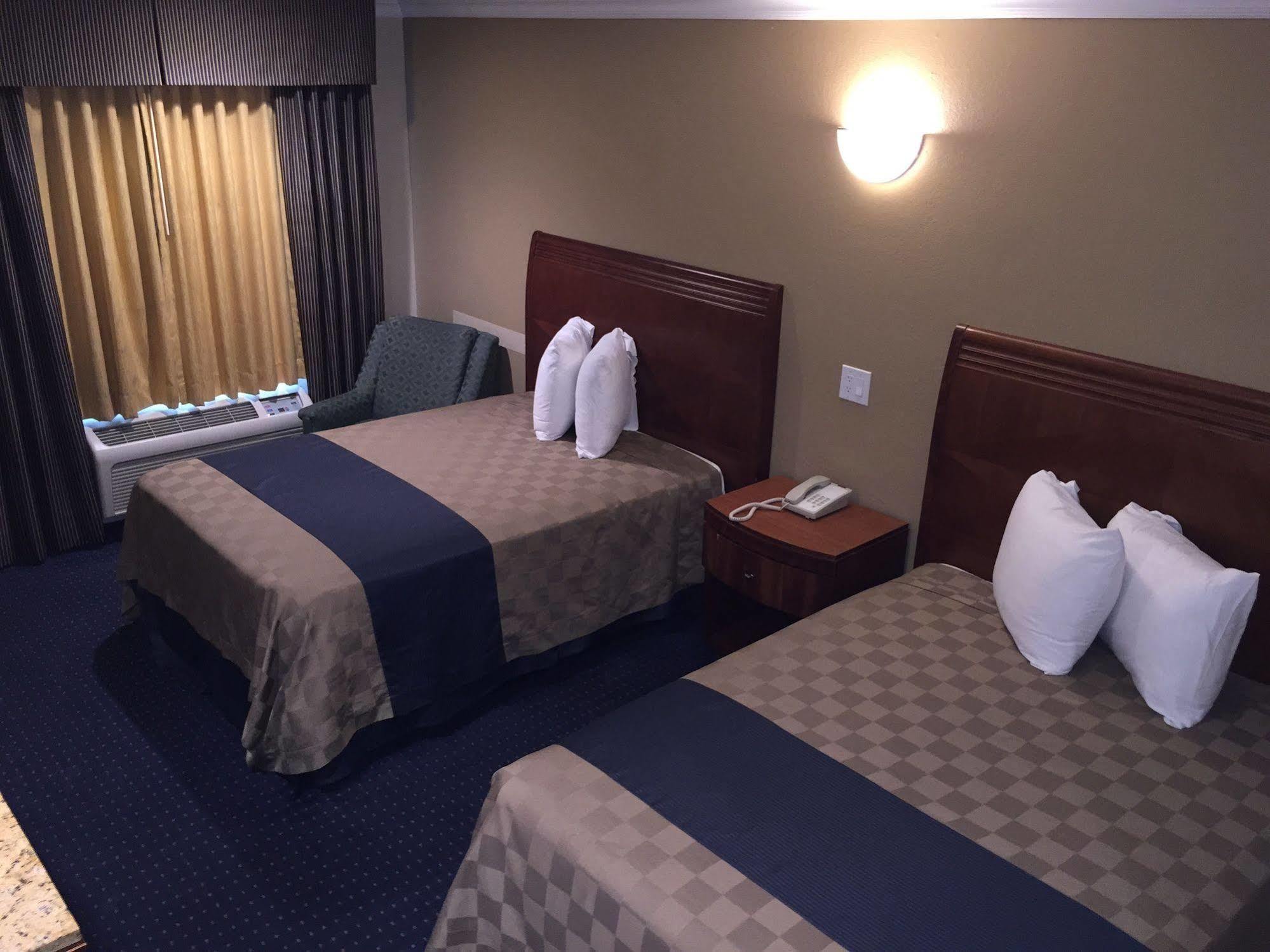 Walnut Inn & Suites West Covina Luaran gambar