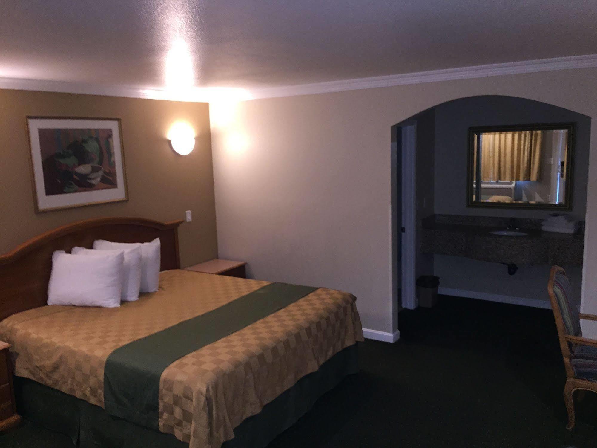 Walnut Inn & Suites West Covina Luaran gambar