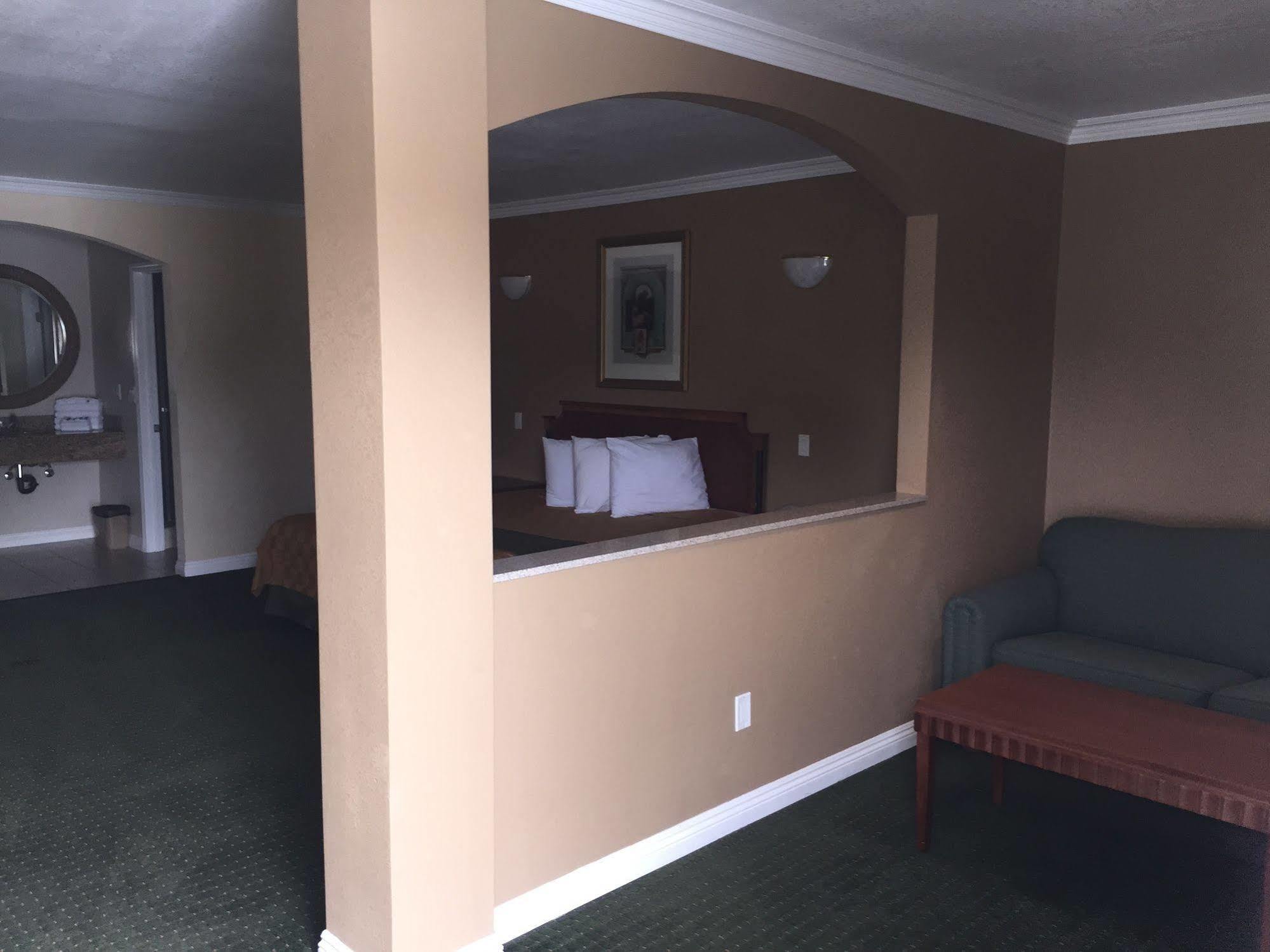 Walnut Inn & Suites West Covina Luaran gambar