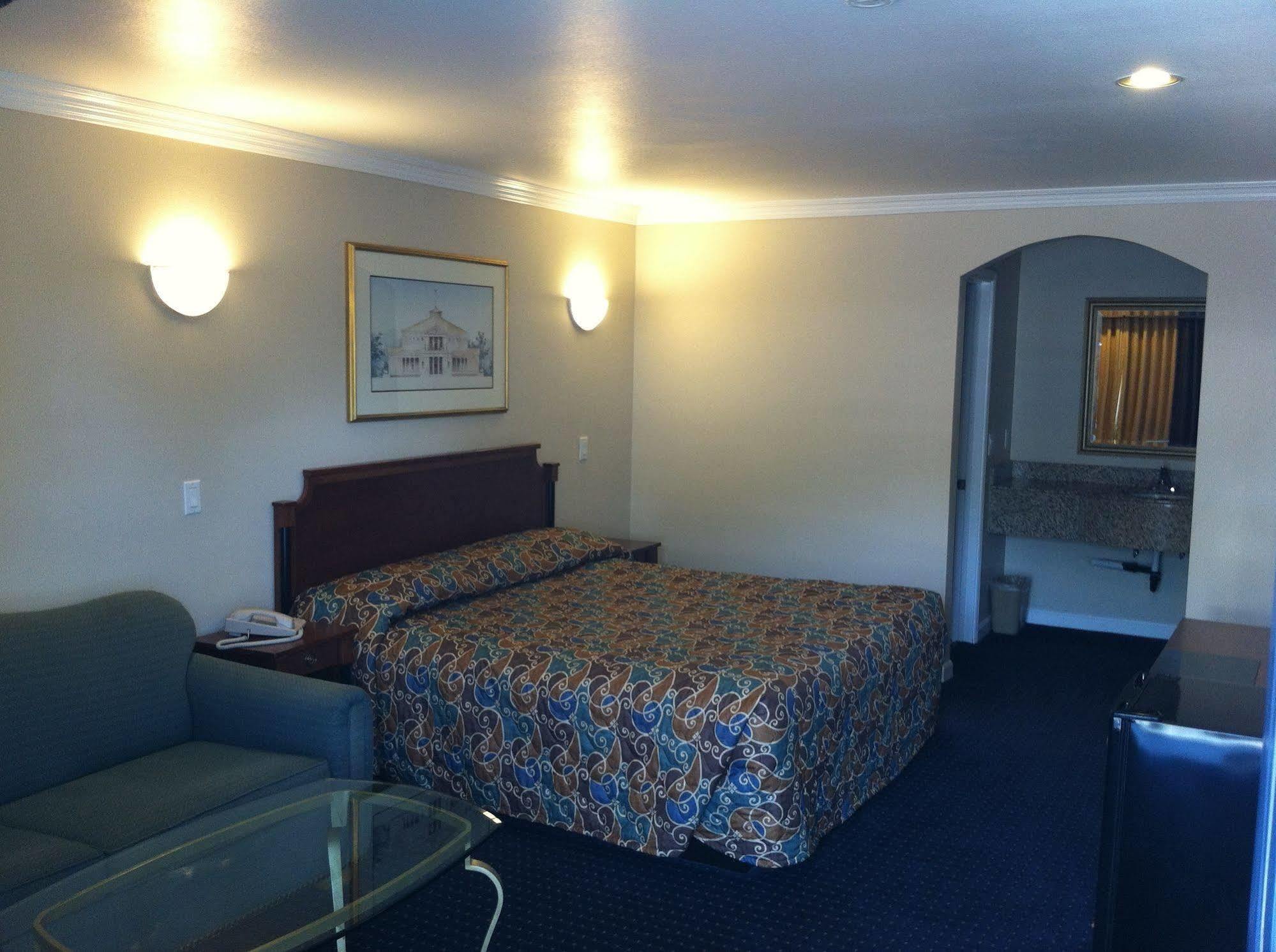 Walnut Inn & Suites West Covina Luaran gambar