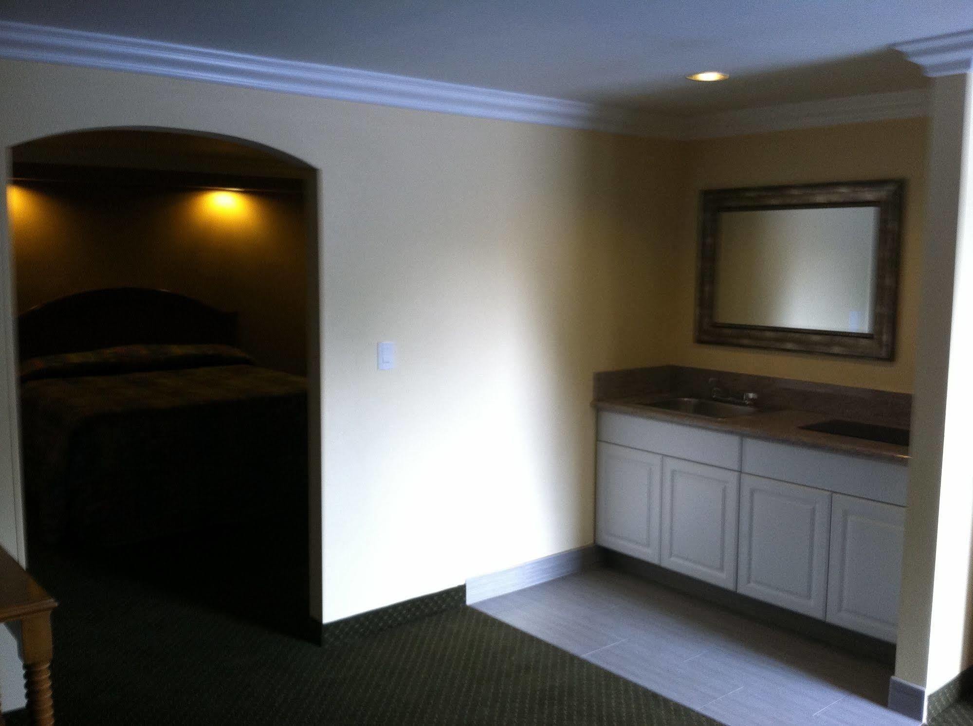 Walnut Inn & Suites West Covina Luaran gambar